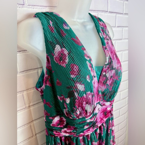 Nightway Floral-Print Pleated teal & purple Gown/size 14W - Picture 5 of 12
